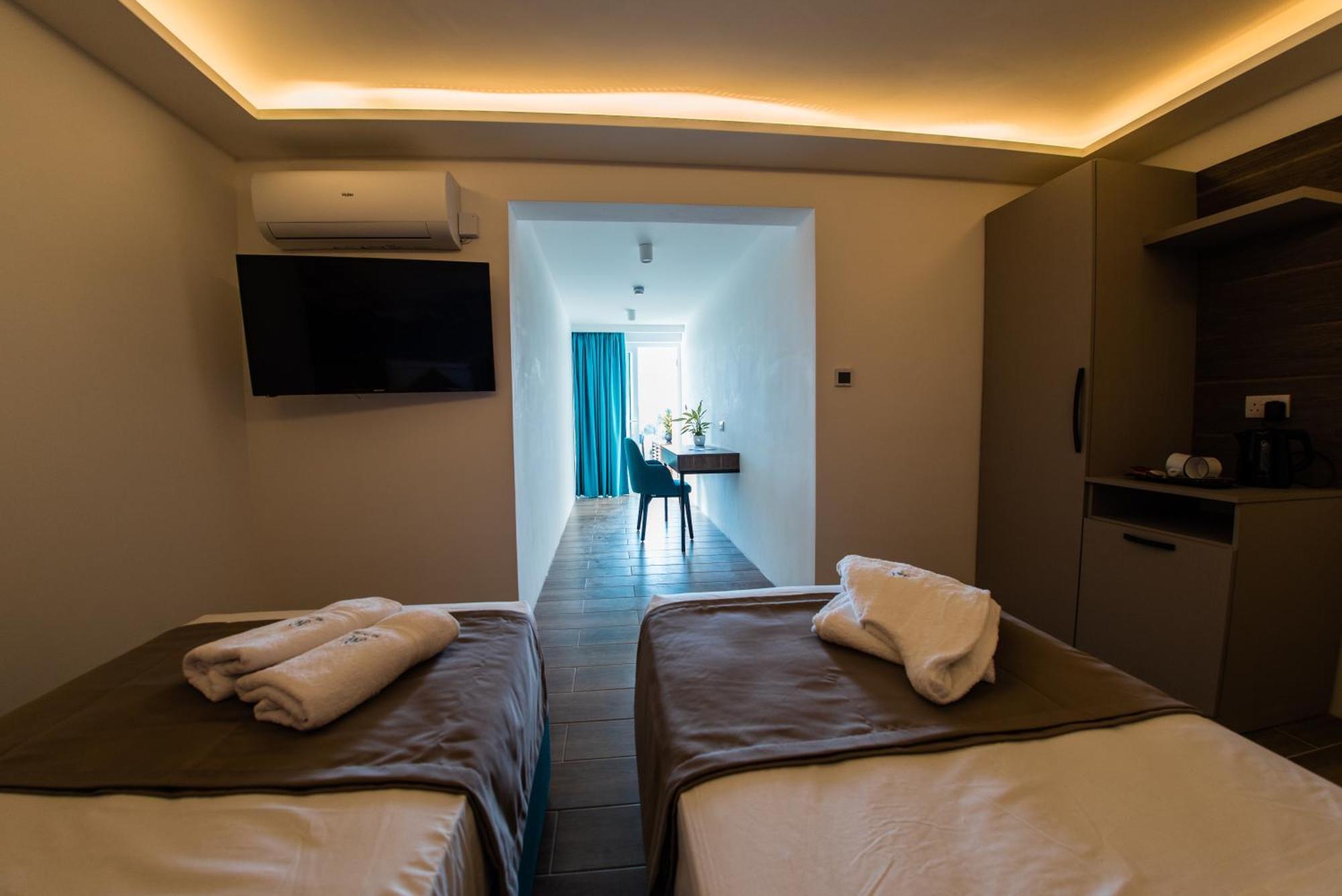 Blu Waters Boutique Hotel ซเลนดิ ภายนอก รูปภาพ
